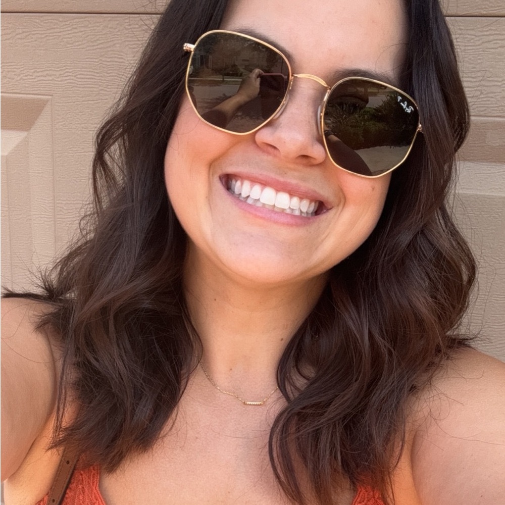 Meet your Posher, Alyssa